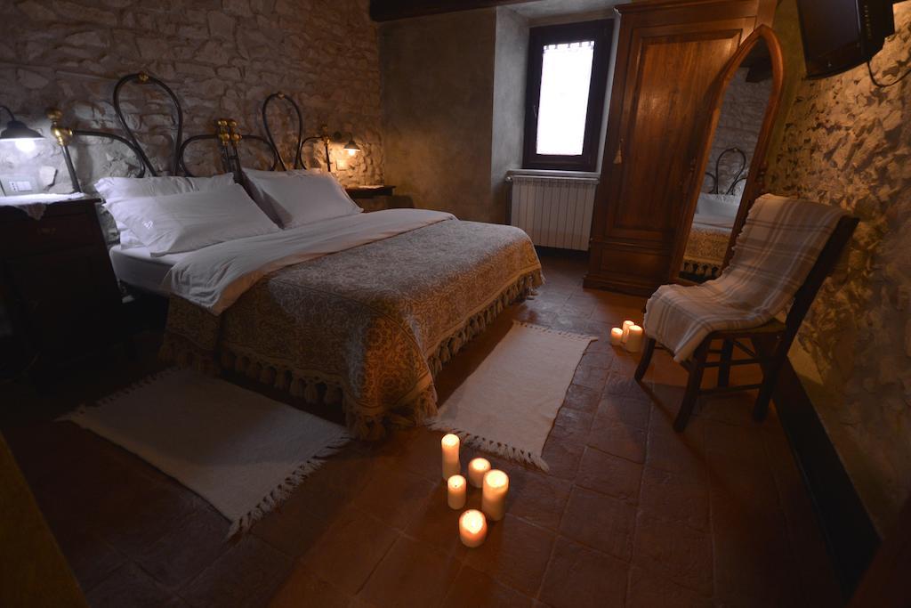 Robur Marsorum Albergo Diffuso Рокка-ди-Меццо Экстерьер фото